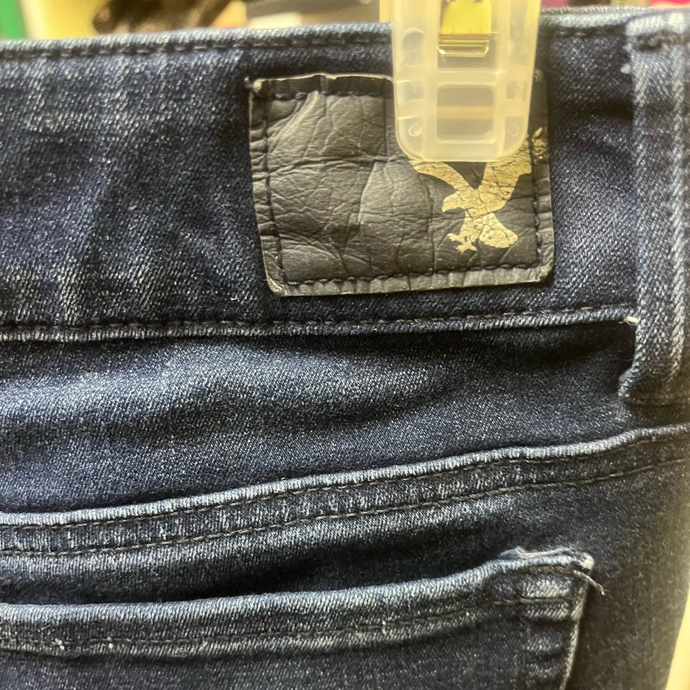 American Eagle 🦅 Distressed Skinny Leg Stretch Capri Jeans Size 6 EUC - Picture 9 of 9